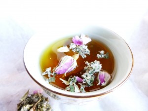Birth Blues Tea prepares for Birth
and soothes the womb and emotions
after Birth